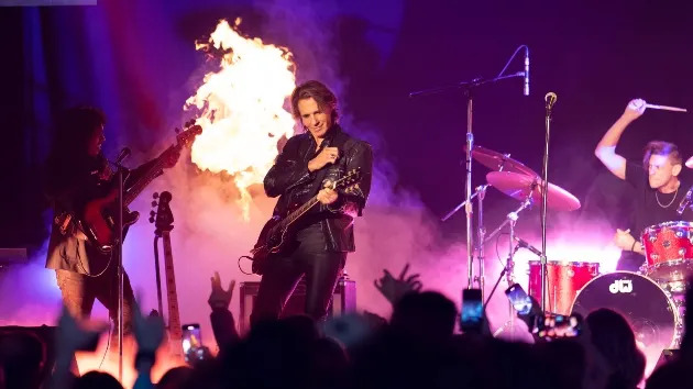 Rick Springfield traz sua experiência musical e de atuação para 'All's Fair' do Hulu