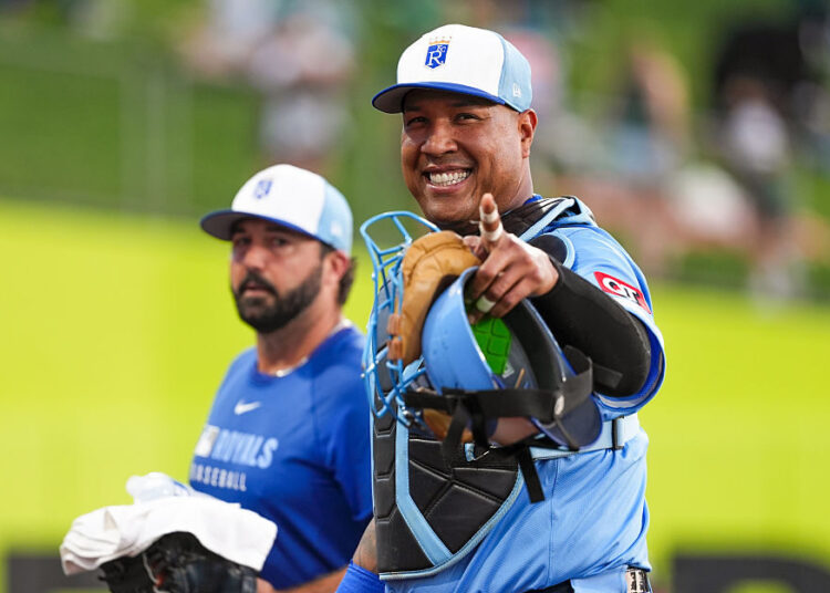 Salvador Perez concorda com extensão perfeita