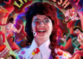 Sarah Sherman do SNL define data de estreia para especial de comédia de estreia 'Live + In The Flesh'