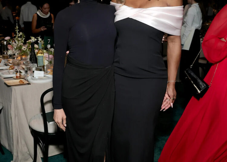 Serena Williams homenageada no Star-Studded Baby2Baby Gala, arrecadando US$ 18 milhões para crianças carentes