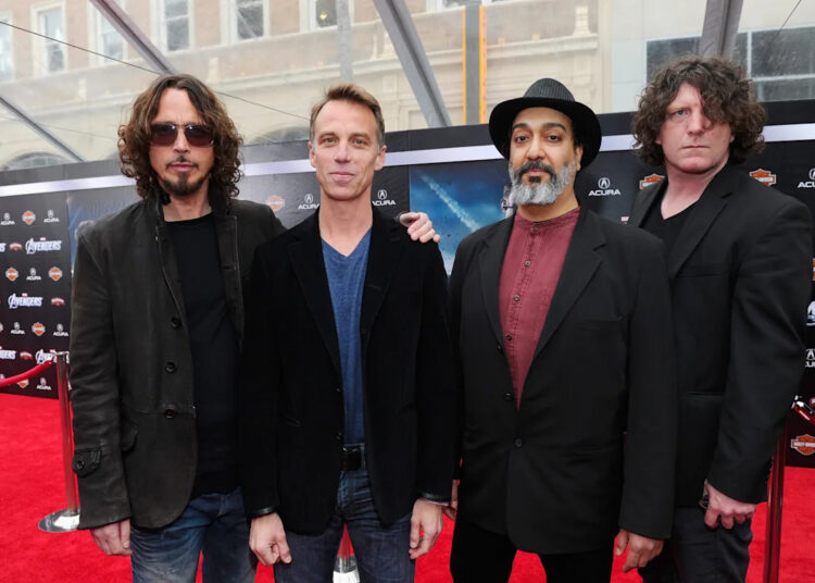 Soundgarden entra no Rock Hall com discurso de indução de Jim Carrey