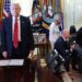 Stephen Colbert zomba do presidente Donald Trump – Celebrity News – Entretenimento