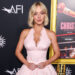 Sydney Sweeney relatou ter sofrido uma concussão no set