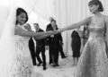Taylor Swift e Selena Gomez compartilham o momento mais doce de melhor amiga em uma foto de casamento nunca antes vista
