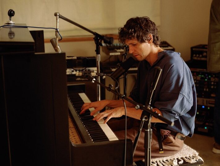 Tobias Jesso Jr. anuncia novo álbum ‘shin e’: ouça “I Love You”