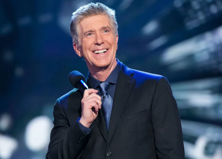 Tom Bergeron retornará a 'Dancing With the Stars' com um novo papel surpreendente 5 anos após a saída