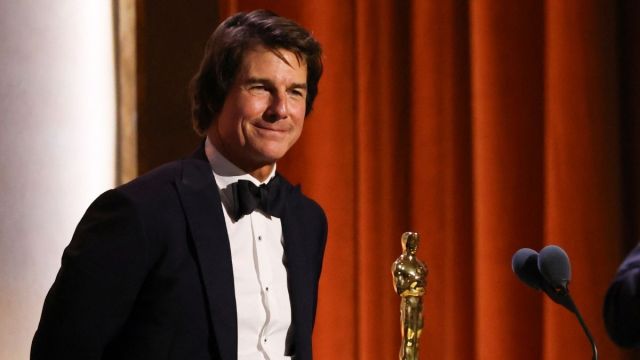 Tom Cruise reivindica seu primeiro Oscar com discurso emocional