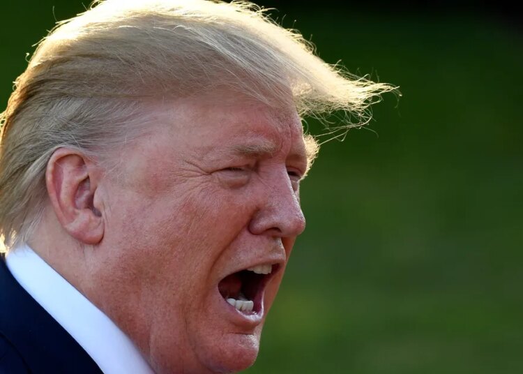 Trump dispara novo ataque descontrolado ao 'PIOR' apresentador da história da TV