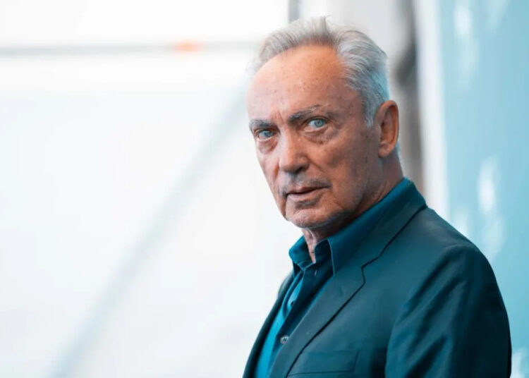 Udo Kier, astro gay de Hollywood e da casa de arte, morre aos 81 anos