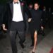Um mundo longe do dever real: o Príncipe Harry parece 'farto de ser exibido' e incapaz de 'encenar um sorriso rictus' enquanto ele e Meghan, sem papoula, visitam o 70º aniversário de Kris Jenner na véspera do Domingo da Memória