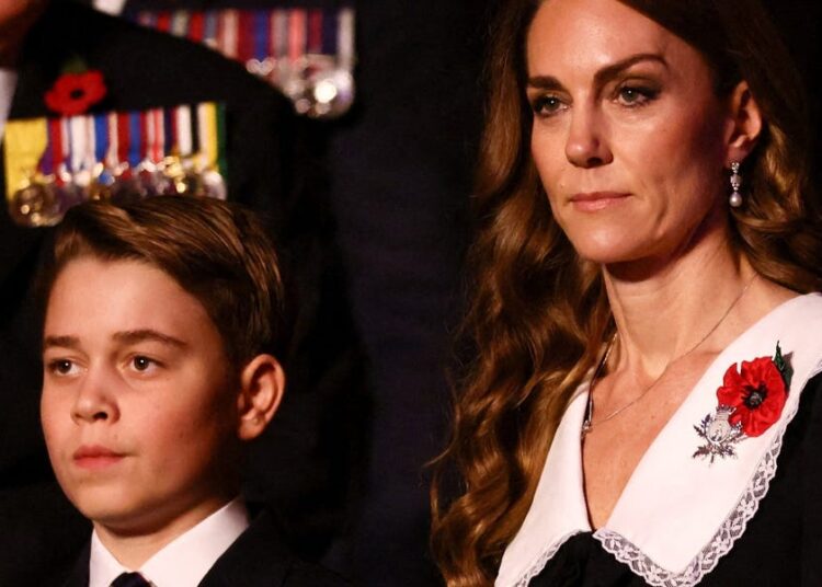 Veja a primeira aparição do Príncipe George em evento “Emocional”