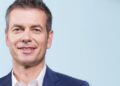 Warner Music Group resolve processo judicial com empresa de IA Suno