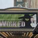 'Wicked' estreia quarta-feira enquanto a equipe de Shea monta o palco