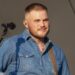 Zach Bryan desiste do álcool após ataques de pânico devastadores – Celebrity News – Entretenimento