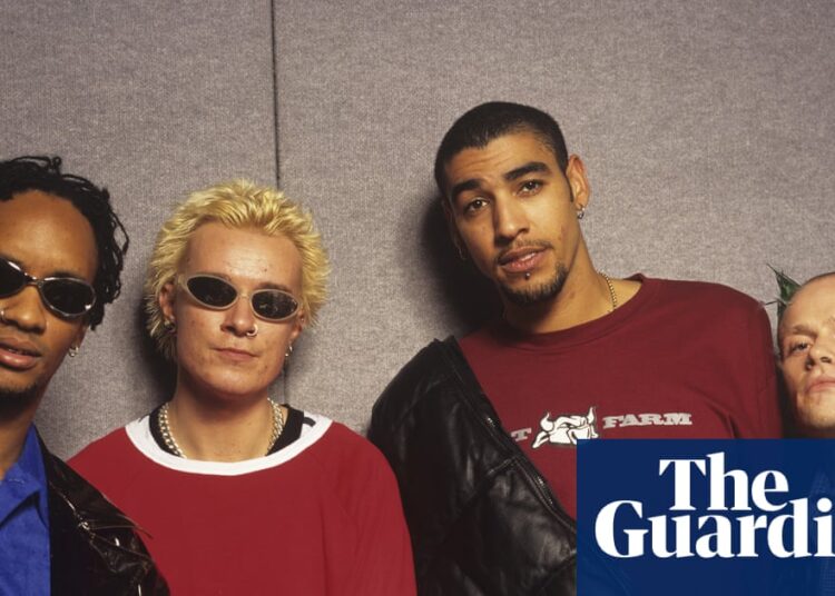 ‘Uma dose de adrenalina’: leitores repassam clássicos da boate dos anos 90 às novas gerações | Música de dança