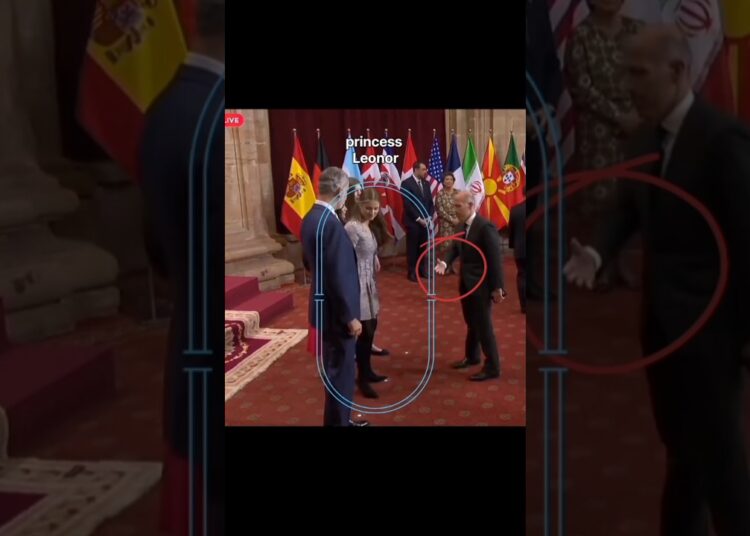 Advisor gave Future Queen the 💥first standing priority#Royal#leonor#sofia#newshort.