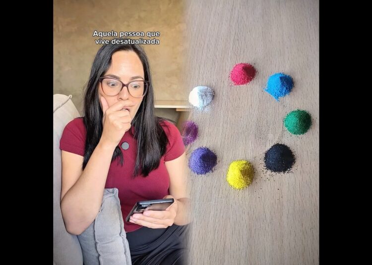 Ainda tá lendo as fofocas na Capricho #humor #pessoadesatualizada #kefera #tata #cocielo