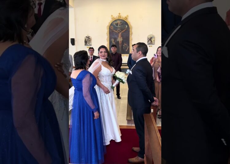 Una entrada como la realeza 👑💕 Novia / Marcha Nupcial Cantada