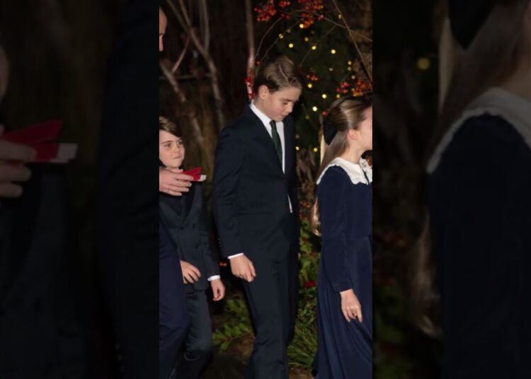 Kate e Charlotte emocionam com gesto carinhoso no Natal! #shortsfeed #shortsyoutube