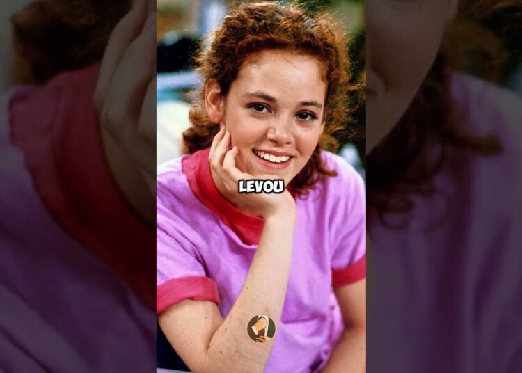 4 Famosos que foram Mortos pelos próprios Fãs!   #celebridades #hollywood  #curiosidades #brazil