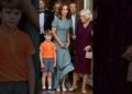 Strange actions make Kate uncomfortable #royal #catherineelizabeth  #princelouis #princewilliam