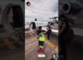 Zé Felipe vai de JATINHO pro show 😱✈️ (e não foi da Virgínia 😂) #shorts #famosos #zefelipe #viral
