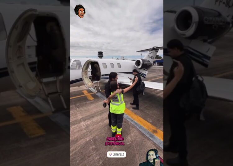 Zé Felipe vai de JATINHO pro show 😱✈️ (e não foi da Virgínia 😂) #shorts #famosos #zefelipe #viral