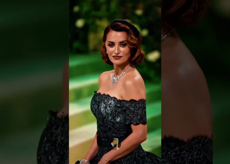 FAMOSAS que ENGRAVIDARAM durante as GRAVAÇÕES!  #celebridades #hollywood #curiosidades #brazil