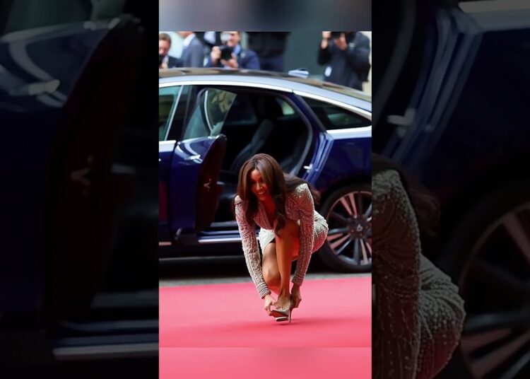 Meghan’s Red Carpet Moment That Stopped Everyone Celebrity Royals #royalfamily