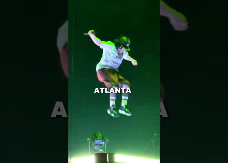 Billie Eilish vs. Sabrina Carpenter: Iconic Entrances! 🎤 #billieeilish #singer #stageshow
