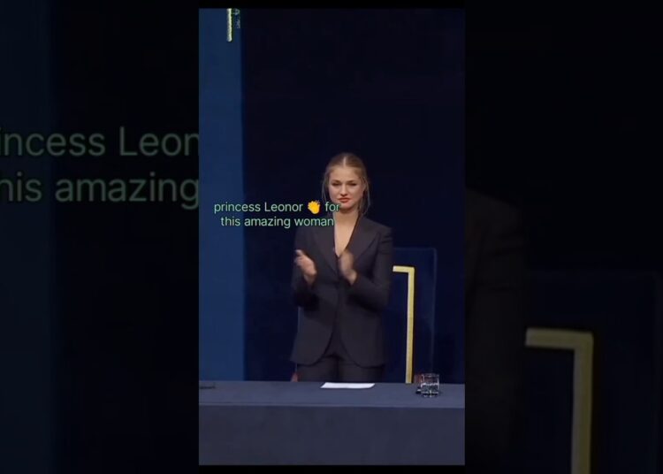 Royal family stood up 💎for this amazingly girl#royal#leonor#sofia#kingfelipe#queen#new.