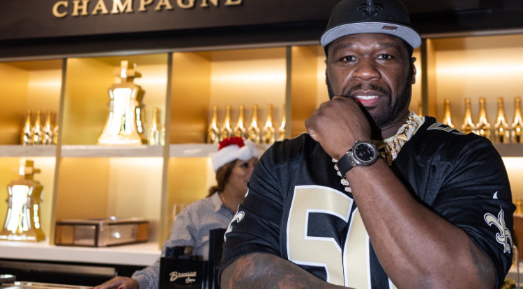 50 Cent vai ao jogo em casa do Saints e posa com os árbitros | Entretenimento/Vida