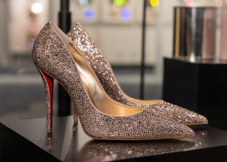 A era 'Life of a Showgirl' de Taylor Swift ganha destaque na nova exposição pop-up do Country Music Hall of Fame