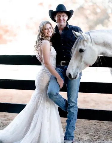 A estrela de “Farmer Wants a Wife”, Colton Hendricks, realiza seu desejo e se casa com Cassie McCowan