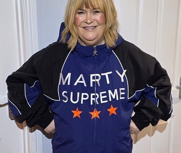 A finalista do BGT, Susan Boyle, 64, revela o presente emocionante que recebeu do ator de Hollywood Timothée Chalamet, 29, enquanto a amizade improvável do casal continua a florescer