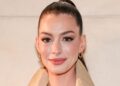 A transformação da estrela pop de Anne Hathaway no trailer de Mother Mary