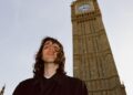 AG Cook compartilha nova faixa “Dread”, da trilha sonora de ‘The Moment’