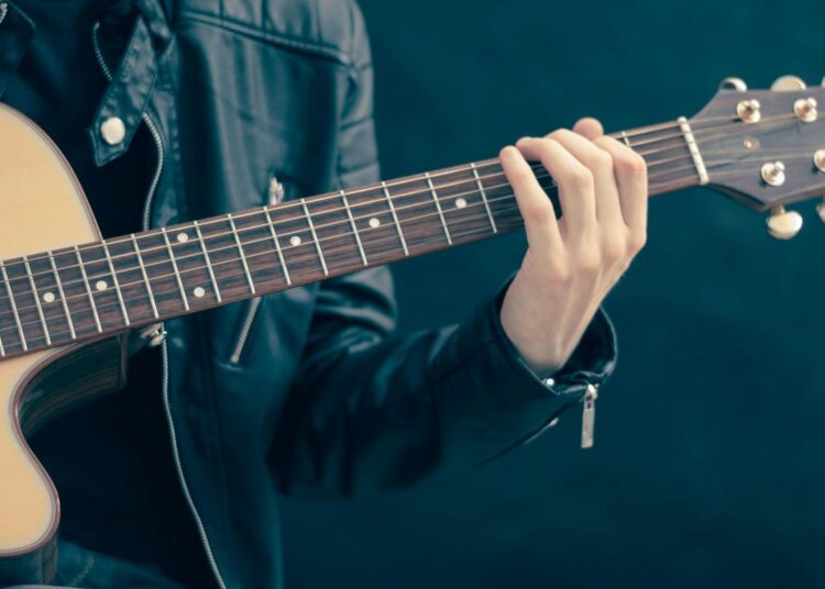 Aí vem o ano novo e uma história de esperança e música