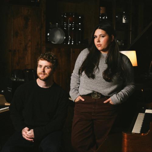Alex Warren e Gigi Perez se unem em nova versão de Eternity – Music News