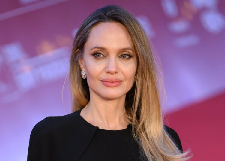 Angelina Jolie compartilha suas cicatrizes de mastectomia pela primeira vez – NBC Connecticut