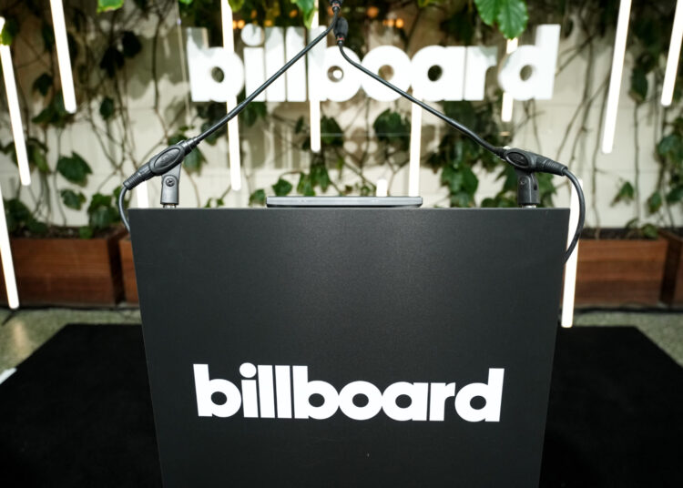 As últimas mudanças nas paradas da Billboard, a postura desafiadora do YouTube…