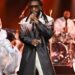 Assista Burna Boy apresentar 'Love' e 'Update' no 'The Tonight Show'