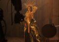 Assista ao novo trailer do filme de música pop da A24, Mother Mary