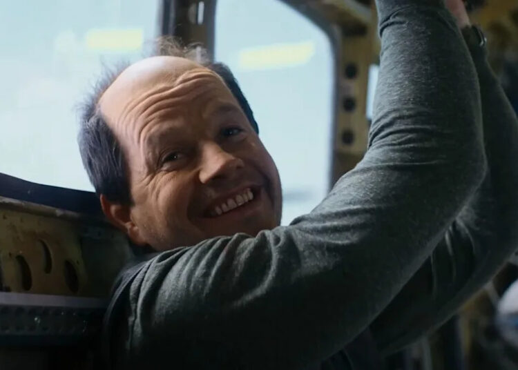 Assistir ao risco de voo me lembrou de como Mark Wahlberg é um vilão