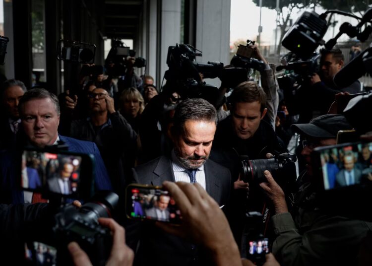 Atualizações ao vivo: o filho de Rob e Michele Reiner aparece pela primeira vez no tribunal após ser acusado de seus assassinatos