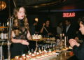 Austin une Nova York, Los Angeles, Chicago e Miami para oferecer uma vida noturna deslumbrante com bares abertos luxuosos, canapés decadentes e entretenimento ao vivo para um evento de NYE perfeito