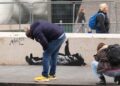 Banksy revela nova arte em Londres após especulações sobre murais retratando figuras observando as estrelas