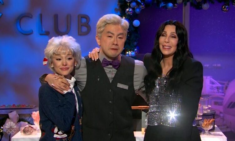 Bowen Yang se despede do 'Saturday Night Live' em lágrimas com a ajuda de Cher e Ariana Grande