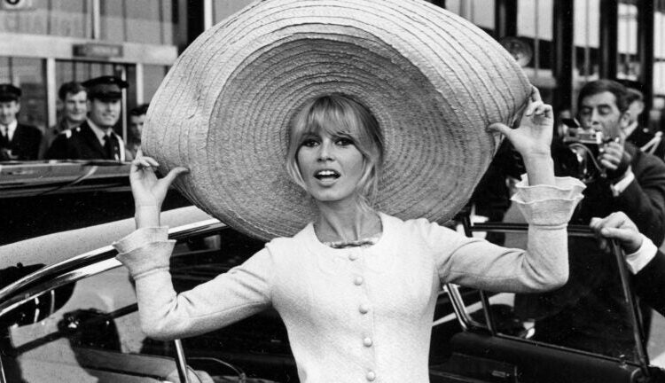 Brigitte Bardot, símbolo sexual sensual dos anos 1960 que se tornou ativista militante dos direitos dos animais, morre aos 91 anos