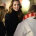 Brincos brilhantes de $ 38 da princesa Kate esgotados em 24 horas - compre esses estilos de inspiração real